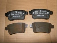 440667243R.jpg